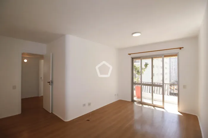 Apartamento 1 Dormitório em Moema com 3 Suítes e 3 Vagas