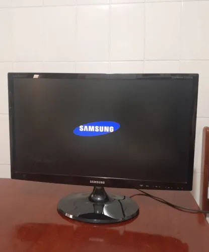 TV/Monitor Led 24'' T24B350 FULL HD/USB/Conversor Digital