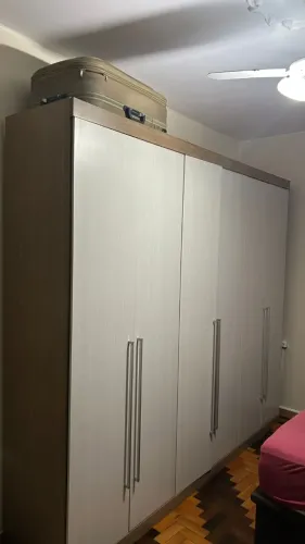 Quarda roupa 6 portas