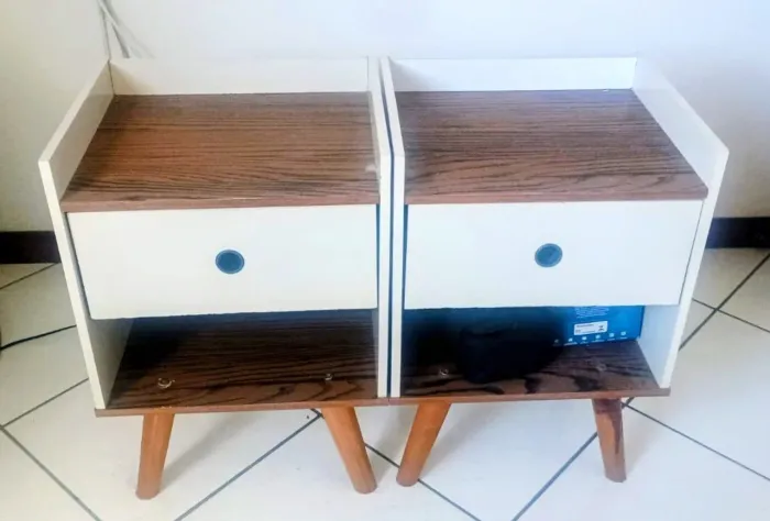 2 mesa de cabeceira