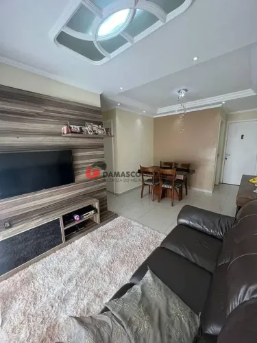Apartamento em Conjunto Residencial Pombeva