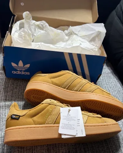 Tênis adidas