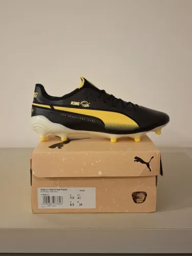 Chuteira campo Puma King Ultimate Pele (edição especial)