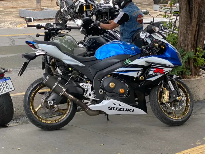 Suzuki GSX-R 1000 Srad