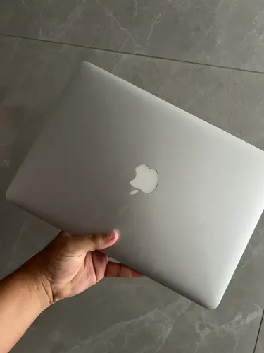 MacBook Air 256gb i5