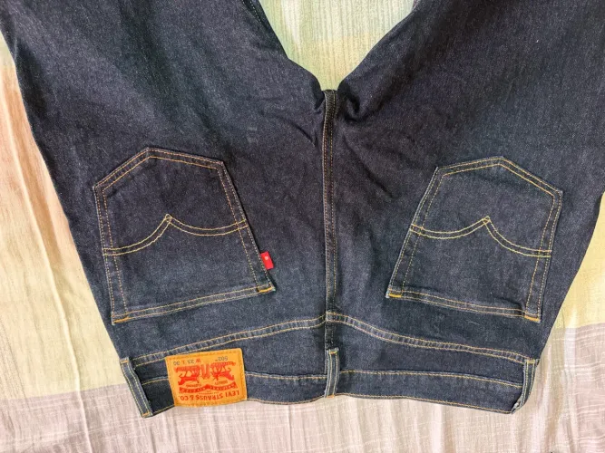 Calça jeans levis