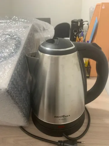 Chaleira Elétrica Britânia Inox 1,8L - 1500W - Seminova na Caixa