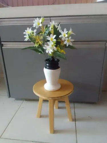 Banqueta de madeira infantil 