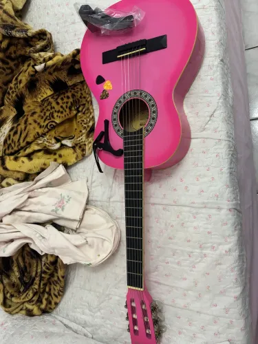 Violão com capotraste palheta e suporte
