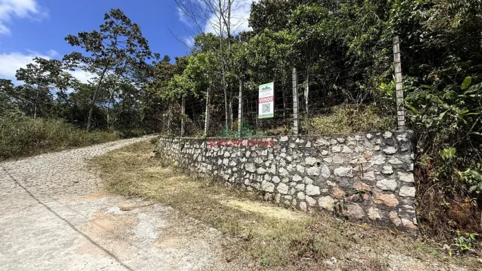 Terreno de 373,51 m² no coração de Guaramiranga.