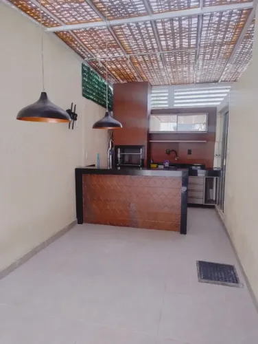 COMPRAR BELA CASA  EM CONDOMÍNIO,4 QUARTOS 3 SUÍTES,ÁREA GOURMET,PORCELANATO,ABRANTES,CAMA