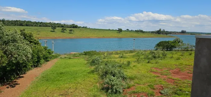 Casa de Rancho na Represa JURUMIRIM, 5 QUARTOS.