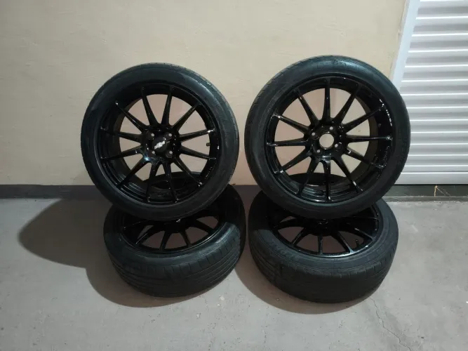 Vendo roda completa 205*50*17.R$ 2950,00