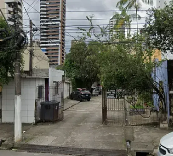 ALUGO CASA COM 280 m² 4 QUARTOS EM ALAMEDA FECHADA NA BATISTA CAMPOS