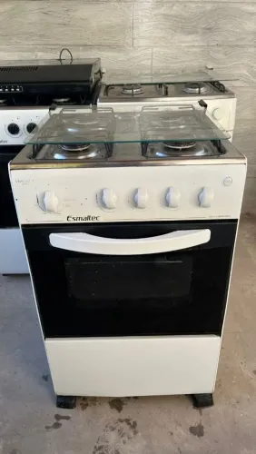 FOGÃO ESMALTEC 240$ 4 BOCAS E FORNO FUNCIONANDO FAÇO ENTREGA