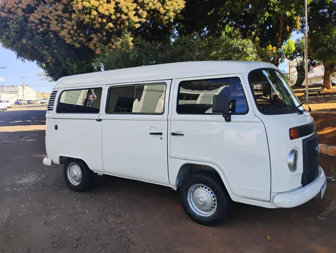 Volkswagen Kombi Standard 1.4 MI Total Flex 8V 2014
