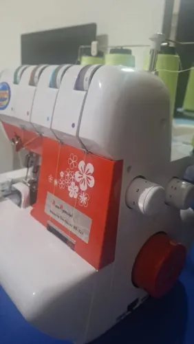 Máquina overlock doméstica sun special 320