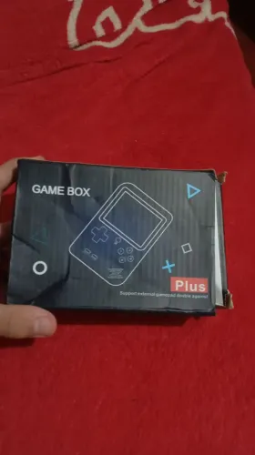 VIDEOGAME PORTÁTIL RETRO COM CABO PARA CARREGAR E CABO AV