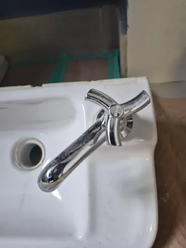 Kit Banheiro Lavatório + torneira Docol