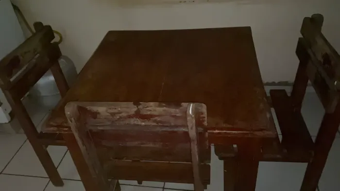Mesa 100% madeira