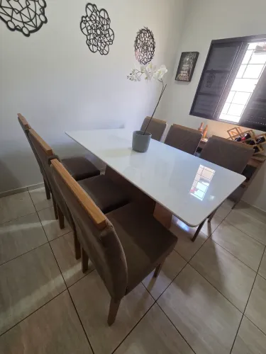 Mesa de Jantar com 6 cadeiras
