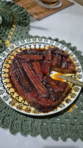 Bolo de banana caramelizada