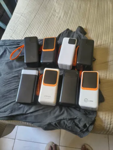 Carregadores portátil 50000mah carrega até 4 celulares de uma vez dá até 10 carga compl