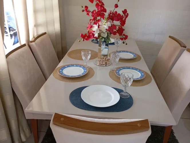 Vendo MESA JANTAR C/6 CADEIRAS.Semi nova