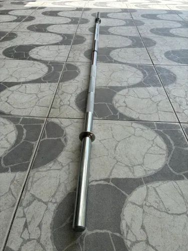 Barra reta maciça cromada 1,80m