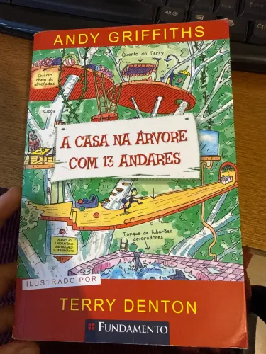 A casa na árvore com 13 andares