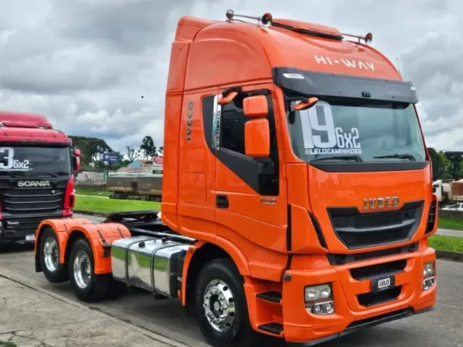 Iveco Hiway 440 6x2 Ano 2019 Automático Geladeira Suspensão Mola Rodas de Alumínio