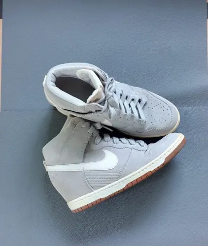 Vendo Tênis Nike Dunk Sky Hi Essential Feminino