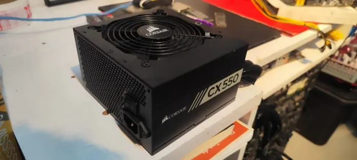 Fonte Corsair CX550 - Pouco Usada
