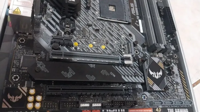 Placa mãe Tuf Gaming B550m Plus II para retirada de peças