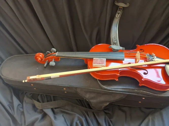 Violino Michael 4/4 completo em ótimo estado de conservação,41)9 *