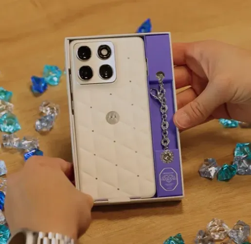 Smartphone Motorola Edge 70 512GB 12GB RAM | Cloud Dancer | Crystals by Swarovski