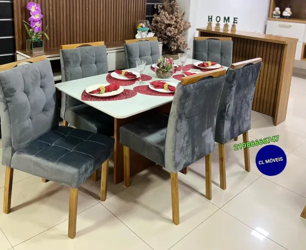 Mesa 1,60x80 com 6 cadeiras acolchoadas e canto boleado