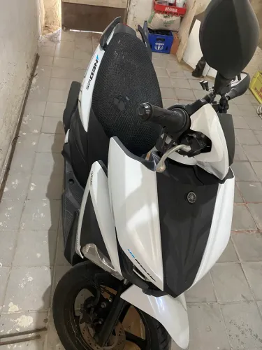 Vendo moto segunda dona 
