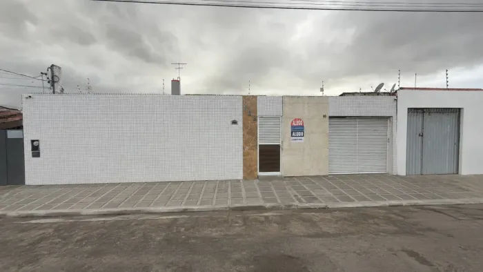 CASA AMPLA COM PISCINA E 5 QUARTOS NO MUCHILA 2 - R$ 2.600
