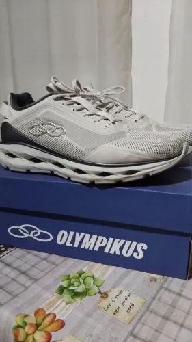 Vendo tênis Olímpikus original branco semi novo usado poucas vezes número 45 46
