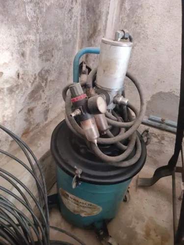 Bomba pneumática para graxa