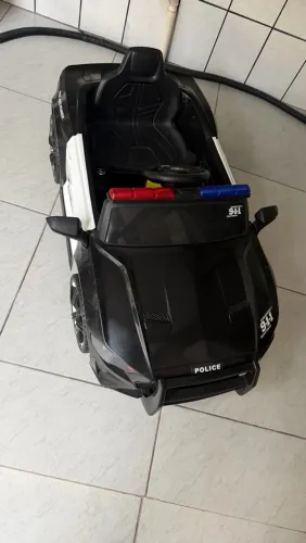 Carro elétrico de Polícia