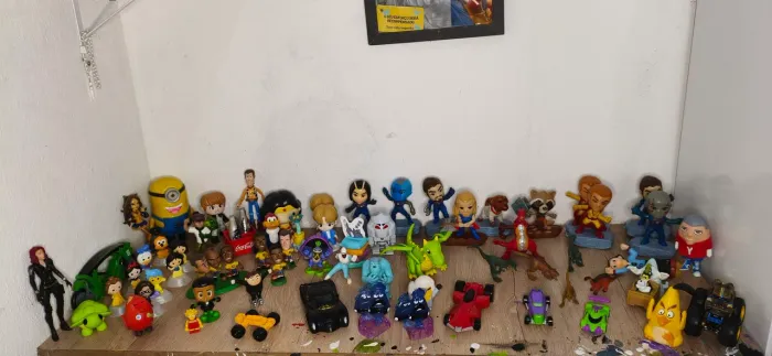 Miniaturas diversas - Disney - McDonald's - burger king ( Aparti de 5$ )