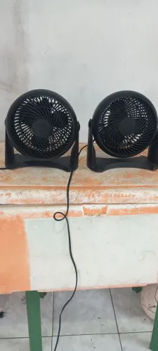 Vendo dois ventiladores novíssimo não é giratório é de longo alcance 120 reais os 2