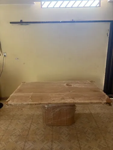 Mesa de Jantar 6 lugares Nova - Tampo e Pés em MDF | Estrutura Metálica