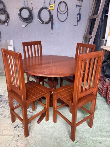Mesa de jantar redonda