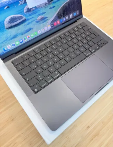 MacBook Pro M4 14.2 16GB - 512GB SSD 