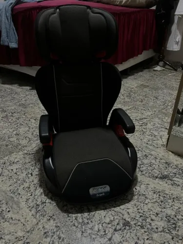 Cadeirinha para Carro Burigotto Protege Reclinável - R$ 240