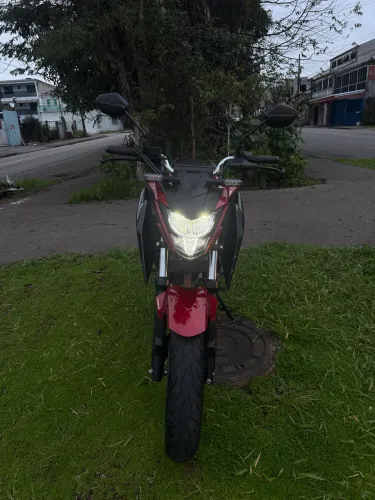 CB Twister 300f com ABS 2025