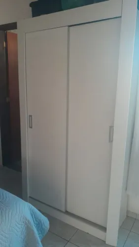 Guarda roupa duas portas branco